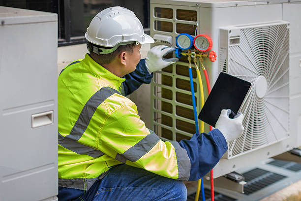 Professional Hvac Maintenance technician working in Steger, IL